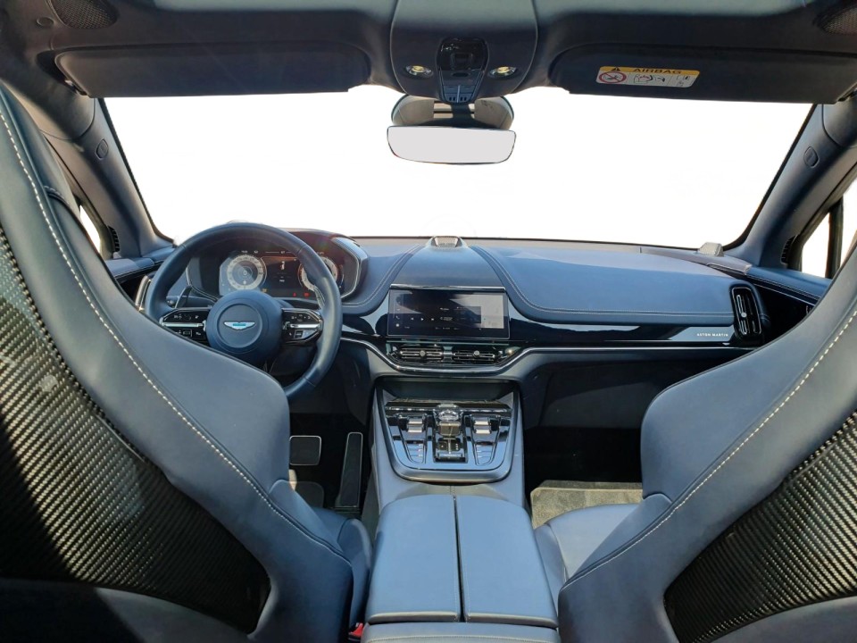 Aston Martin DBX 707 - foto 8