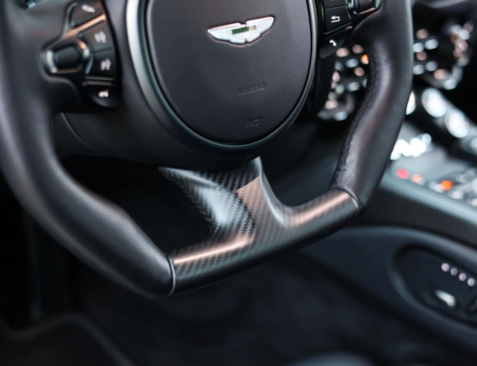 Aston Martin Vantage V12 - foto 14