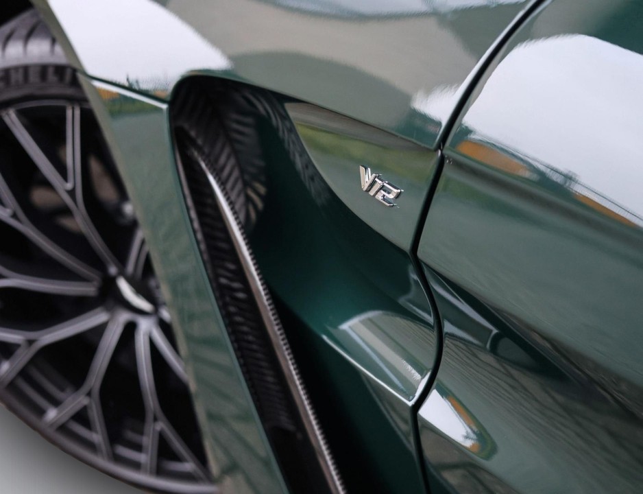 Aston Martin Vantage V12 - foto 40