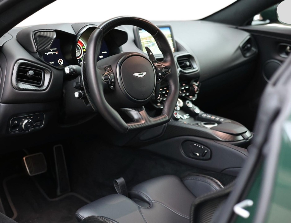 Aston Martin Vantage V12 - foto 7