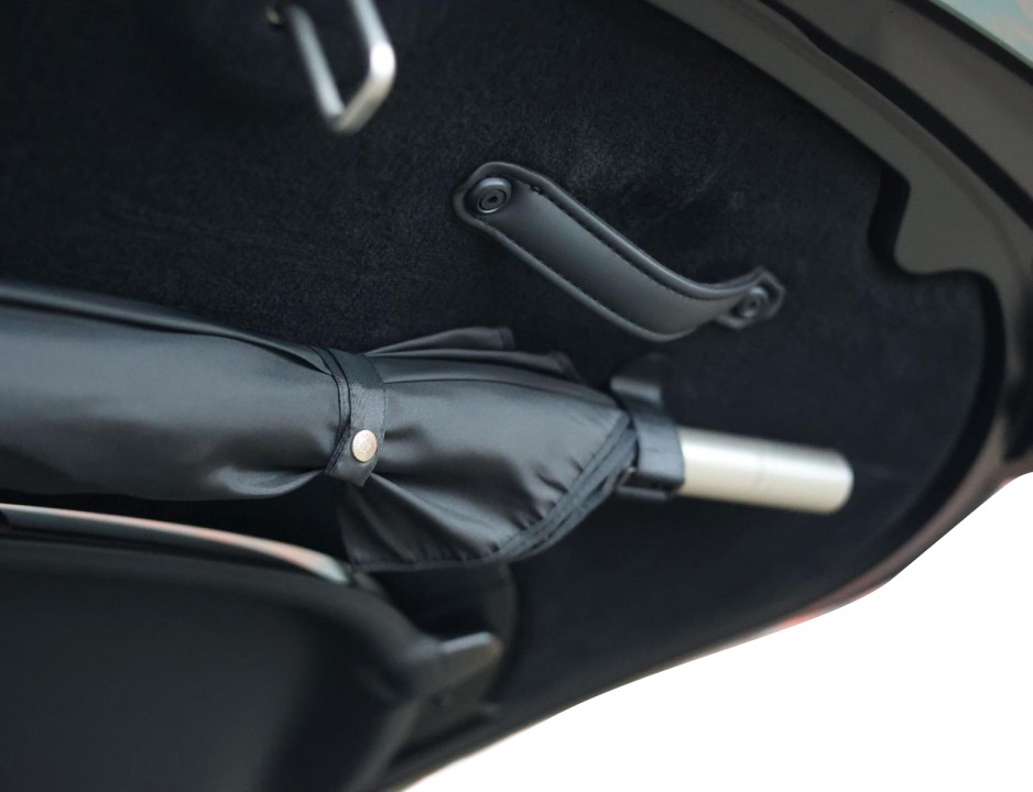 Aston Martin Vantage V12 - foto 23