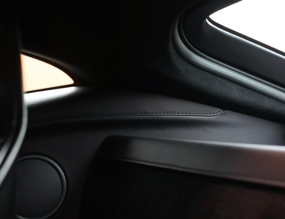 Aston Martin Vantage V12 - foto 19