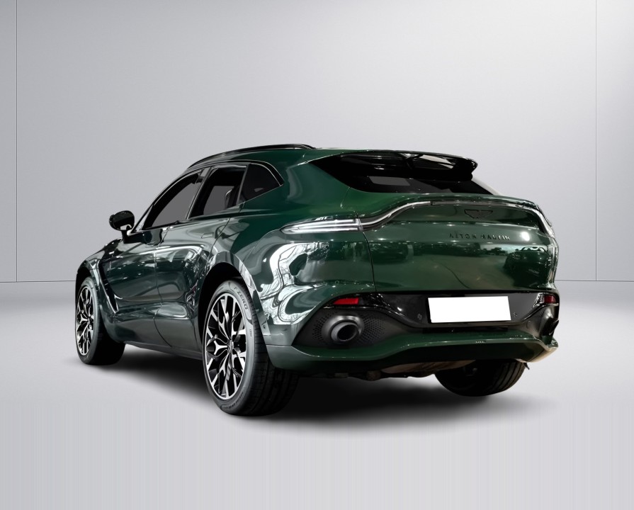 Aston Martin DBX (4)