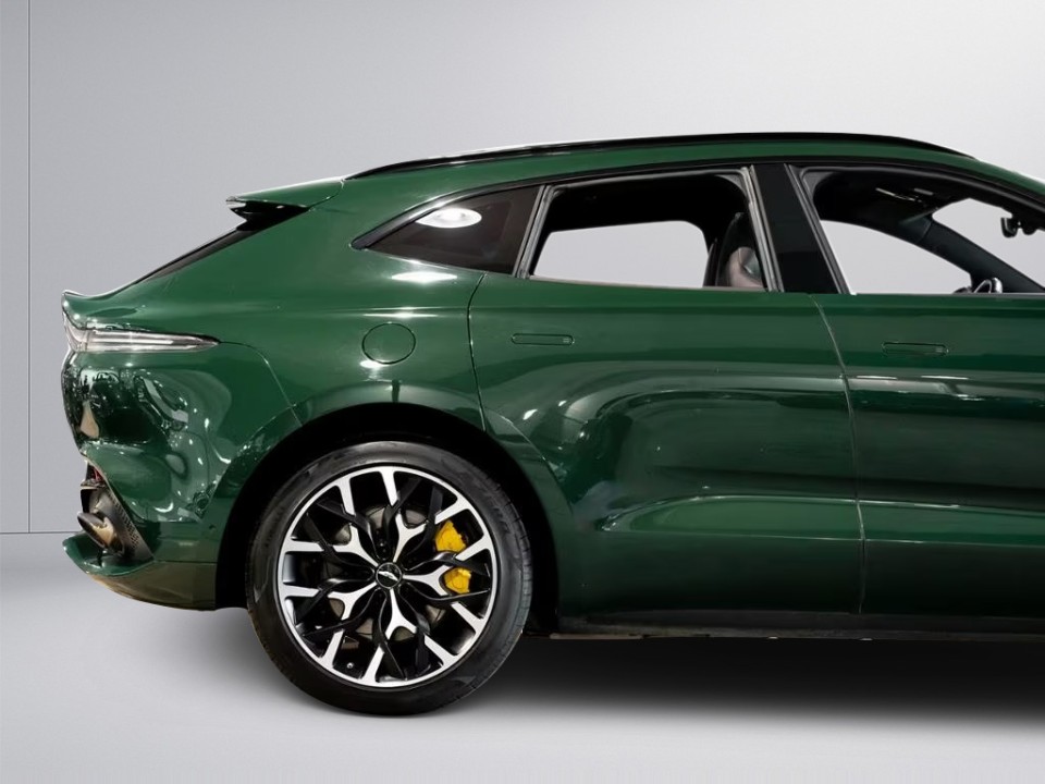 Aston Martin DBX - foto 28