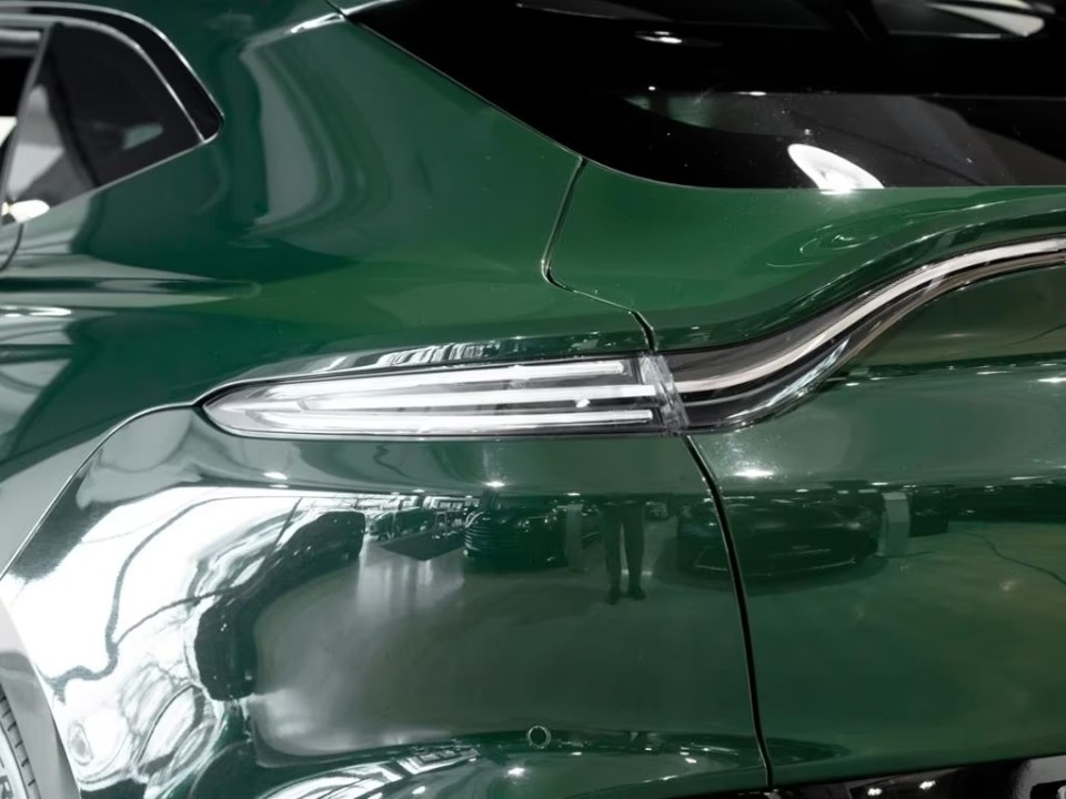 Aston Martin DBX - foto 18