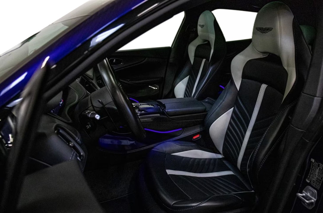 Aston Martin DBX 707 - foto 11