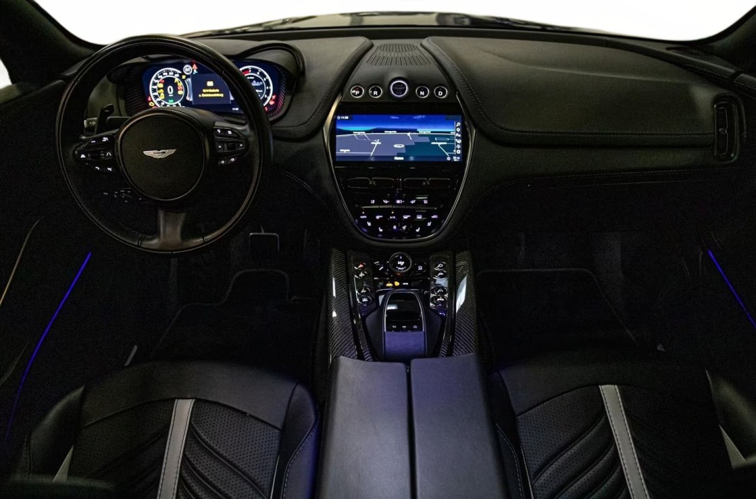 Aston Martin DBX 707 - foto 9