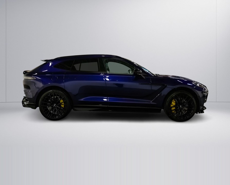 Aston Martin DBX 707 (2)