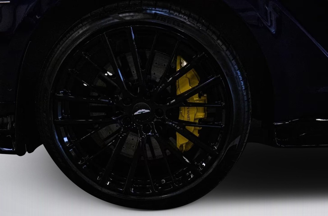 Aston Martin DBX 707 - foto 17