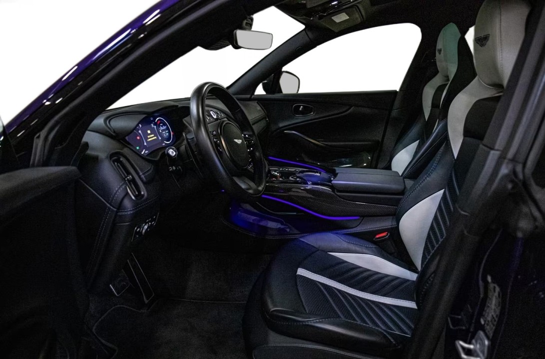 Aston Martin DBX 707 - foto 10