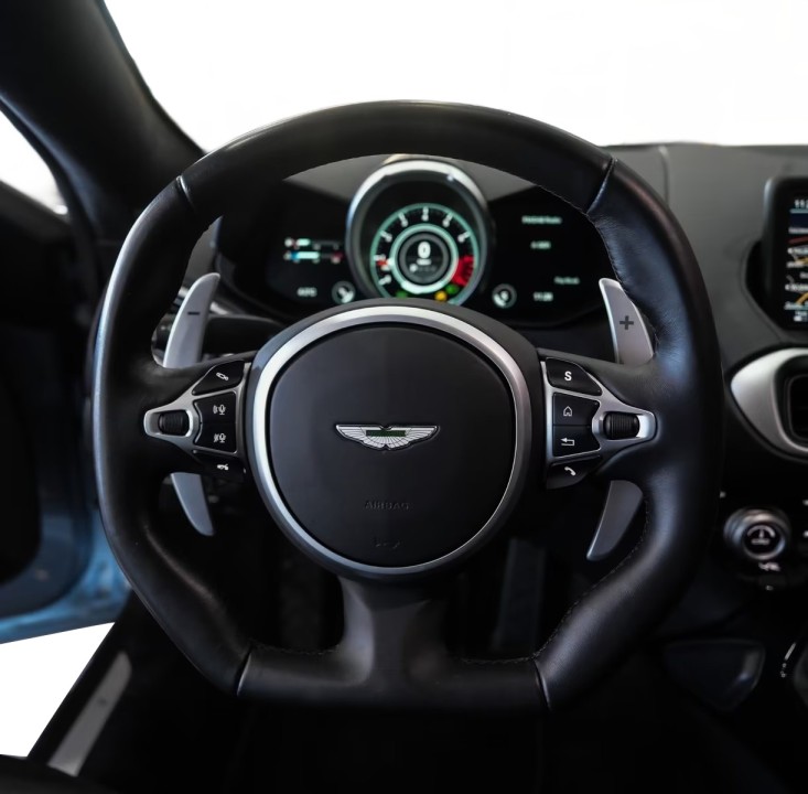 Aston Martin Vantage V8 - foto 9