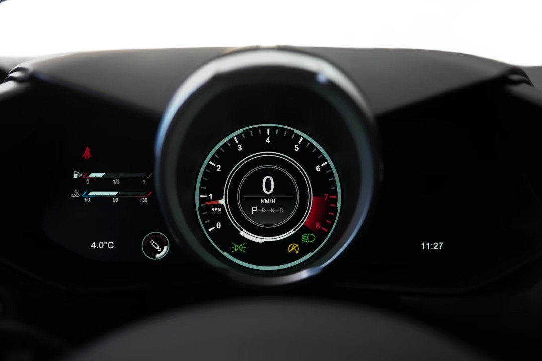 Aston Martin Vantage V8 - foto 11