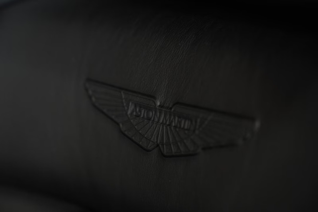 Aston Martin Vantage V8 - foto 19