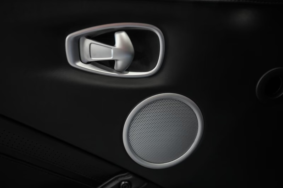 Aston Martin Vantage V8 - foto 16