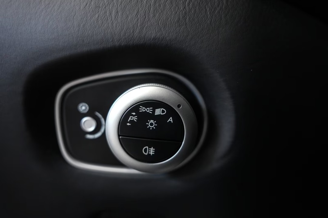 Aston Martin Vantage V8 - foto 14