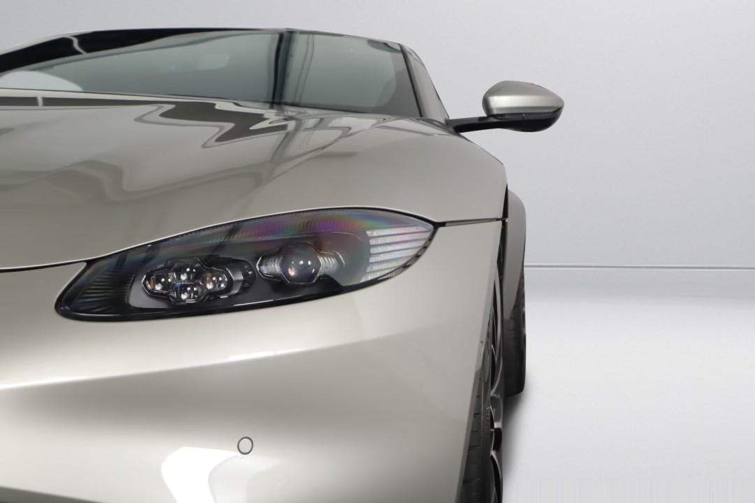 Aston Martin Vantage V8 - foto 21