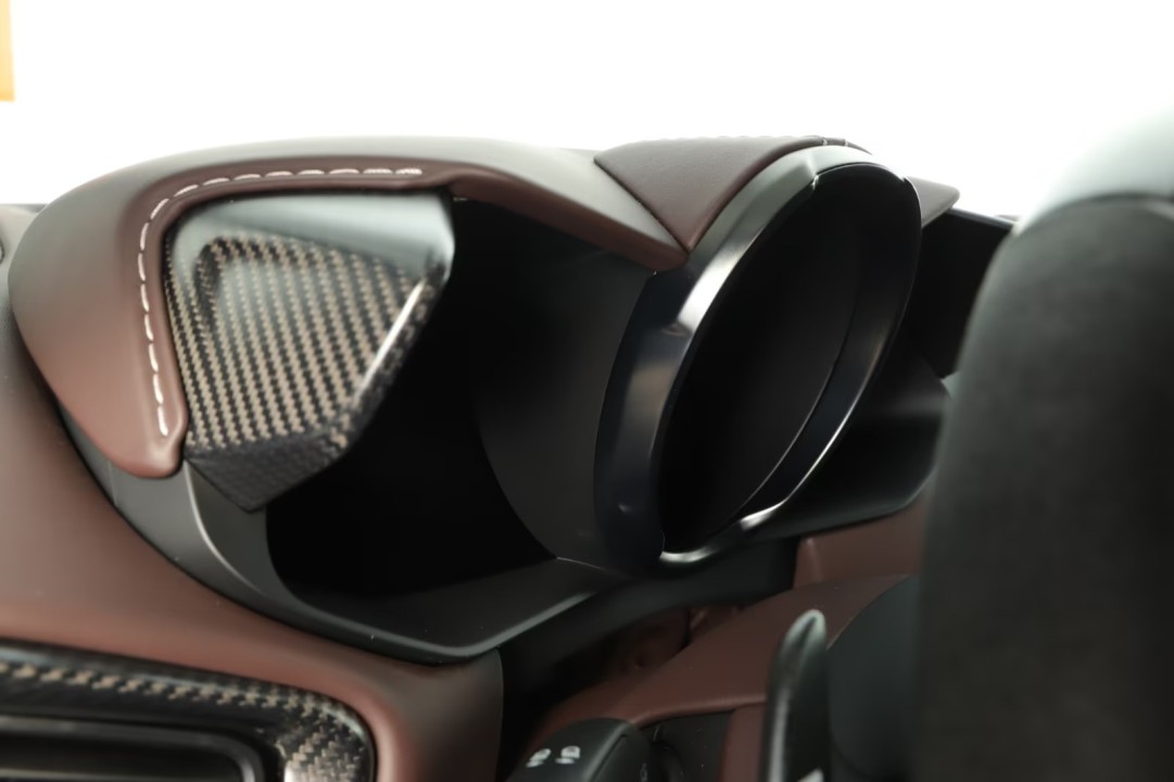 Aston Martin Vantage V8 - foto 10