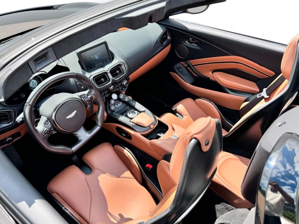 Aston Martin Vantage V12 Roadster - foto 8