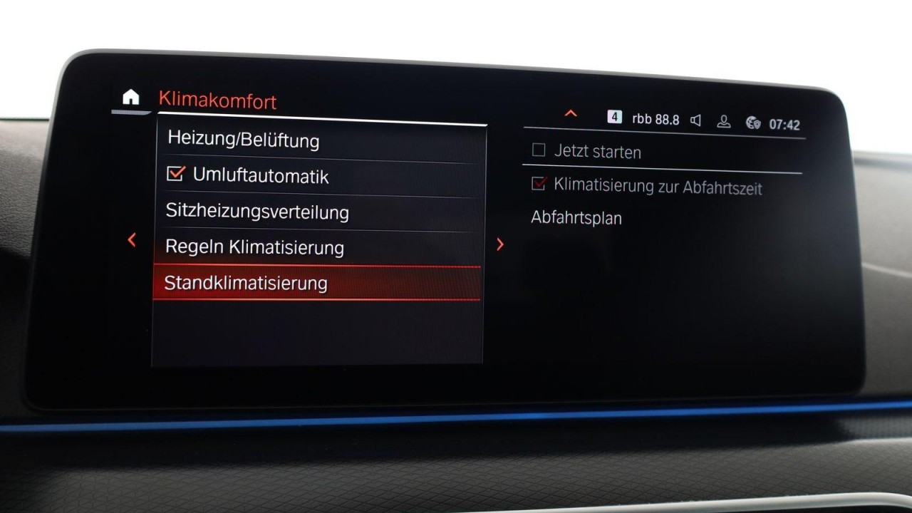 BMW Seria 5 530e xDrive M-Sport - foto 17