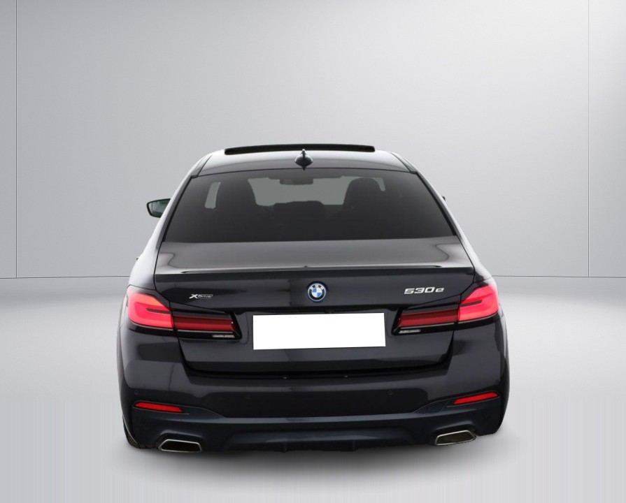BMW Seria 5 530e xDrive M-Sport (4)
