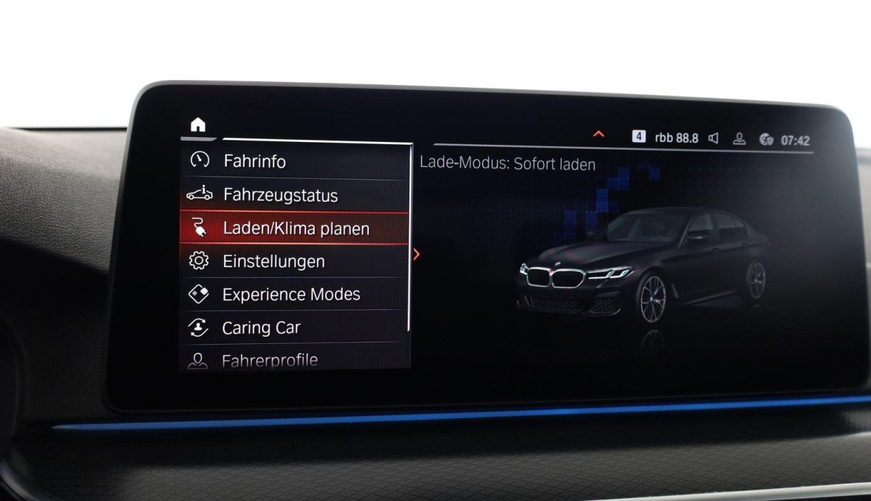 BMW Seria 5 530e xDrive M-Sport - foto 15