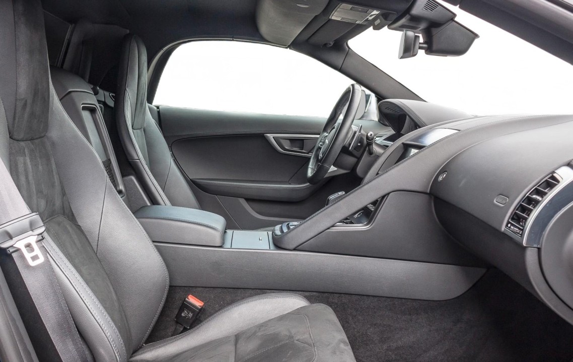 Jaguar F-Type P300 - foto 12