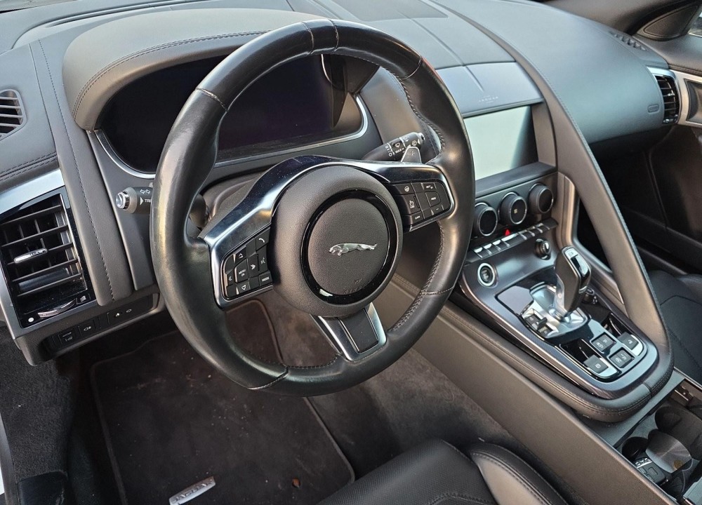 Jaguar F-Type P450 R-Dynamic - foto 12