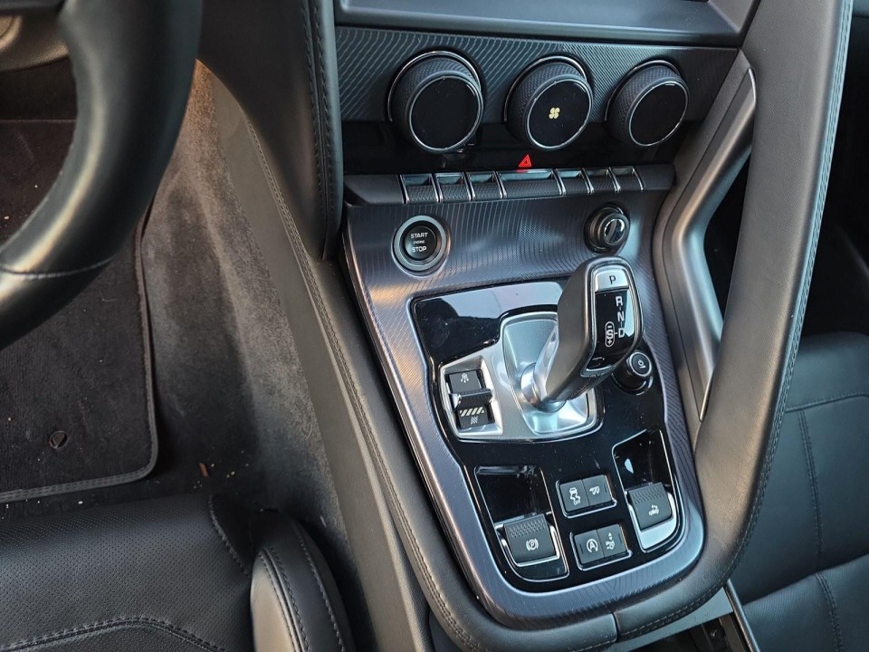 Jaguar F-Type P450 R-Dynamic - foto 11