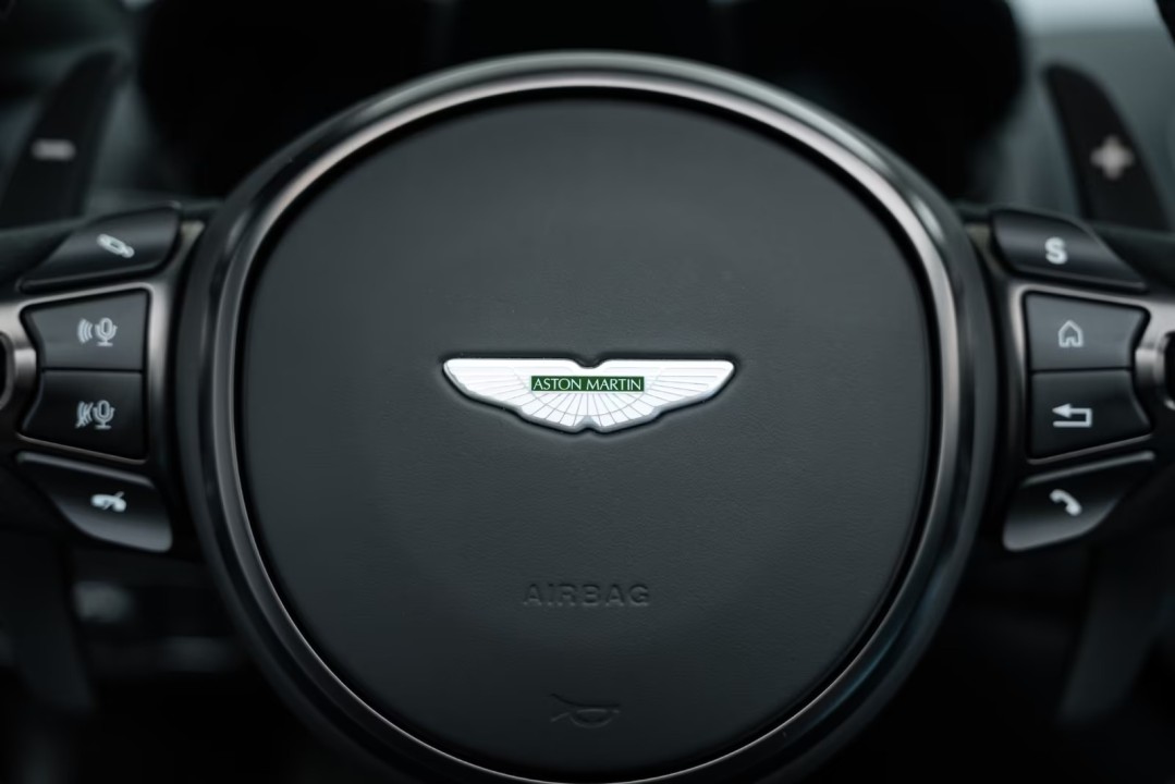 Aston Martin Vantage V12 Roadster - foto 8