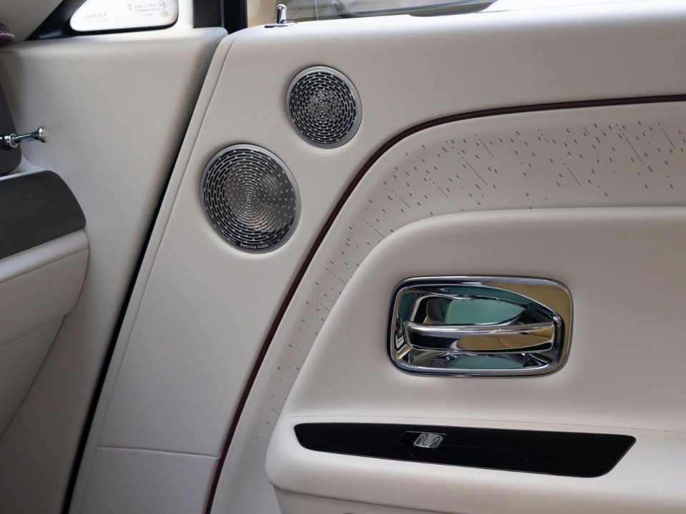 Rolls-Royce Spectre - foto 14