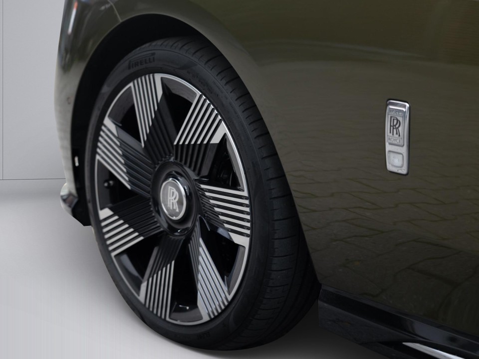 Rolls-Royce Spectre - foto 30