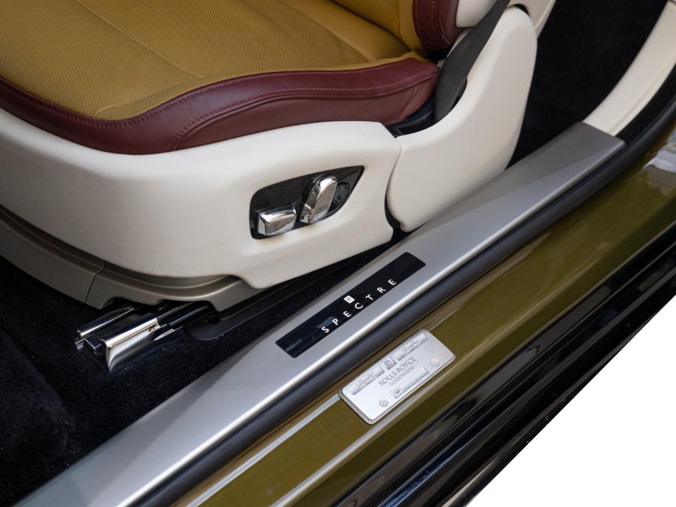 Rolls-Royce Spectre - foto 17