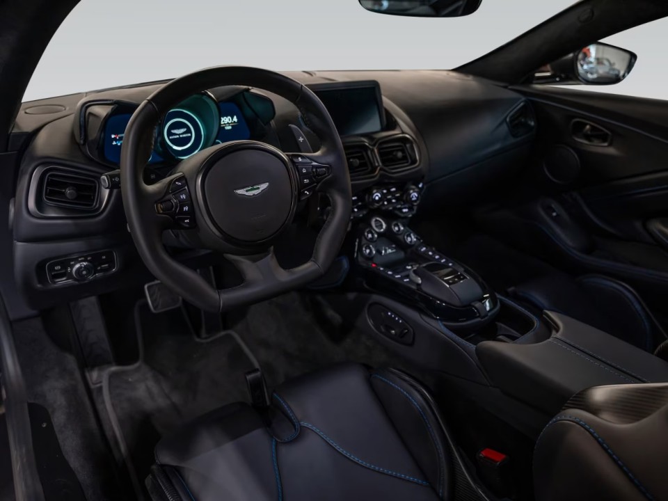 Aston Martin Vantage V12 - foto 7