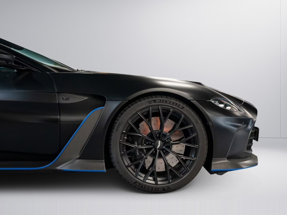 Aston Martin Vantage V12 - foto 27