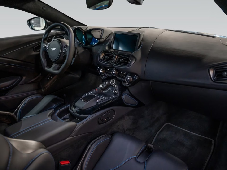 Aston Martin Vantage V12 - foto 8