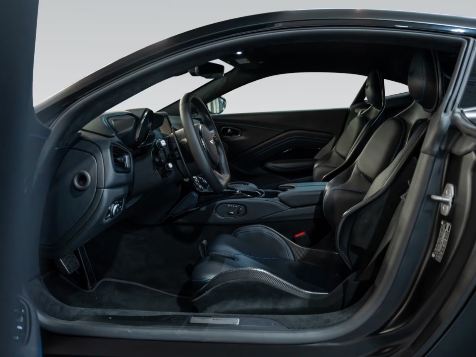 Aston Martin Vantage V12 - foto 10