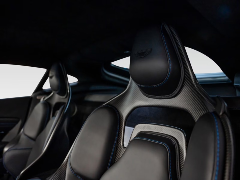 Aston Martin Vantage V12 - foto 19