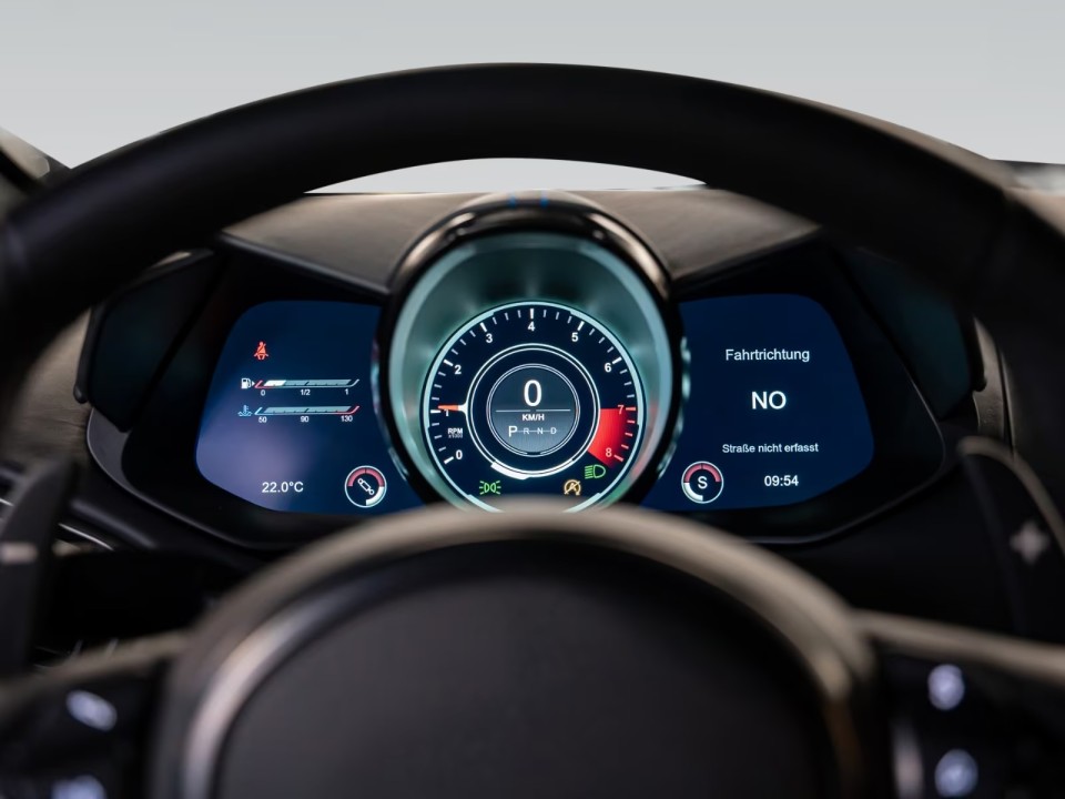 Aston Martin Vantage V12 - foto 13