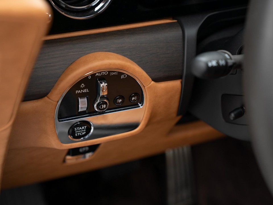 Rolls-Royce Spectre - foto 19