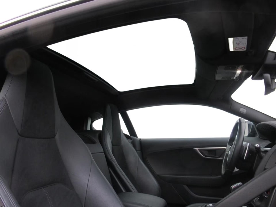 Jaguar F-Type P300 R-Dynamic - foto 14