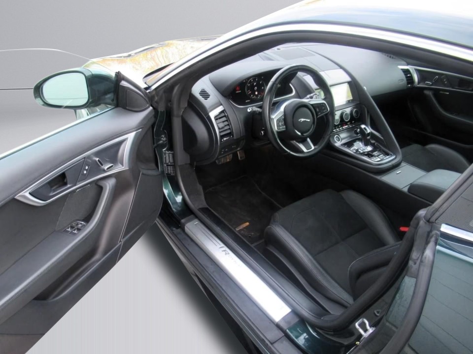 Jaguar F-Type P300 R-Dynamic - foto 11