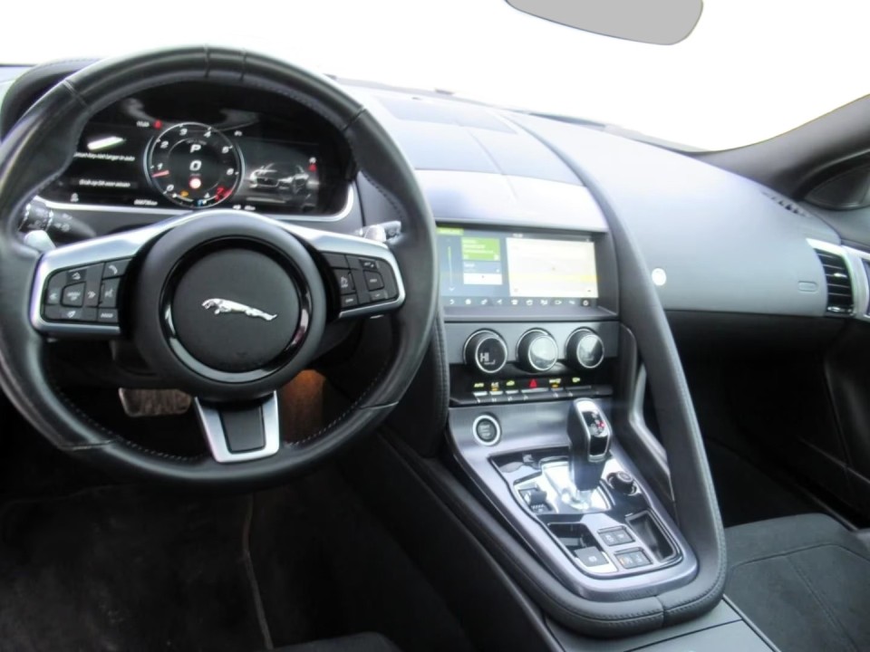 Jaguar F-Type P300 R-Dynamic - foto 9