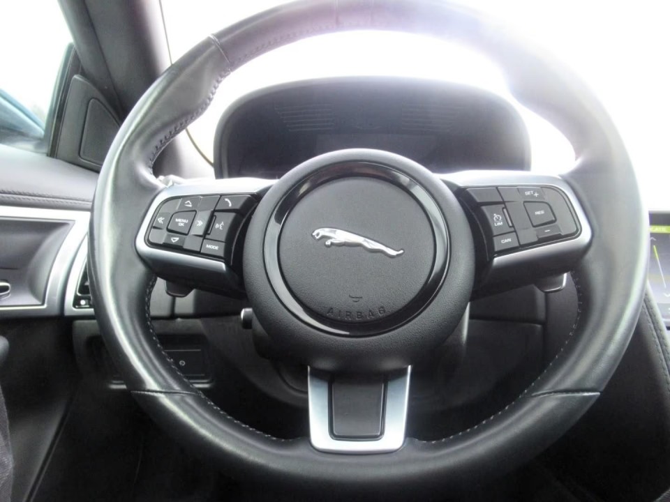 Jaguar F-Type P300 R-Dynamic - foto 8