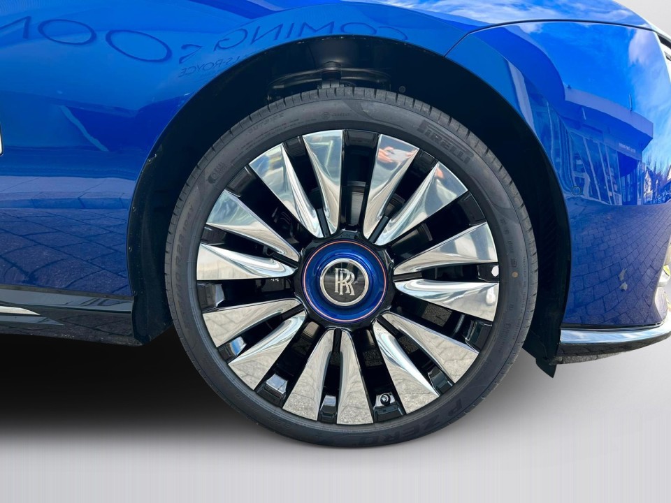 Rolls-Royce Spectre - foto 14