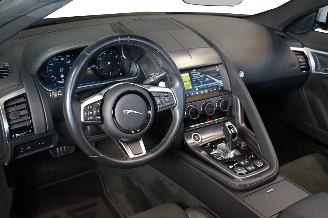 Jaguar F-Type P300 R-Dynamic - foto 7