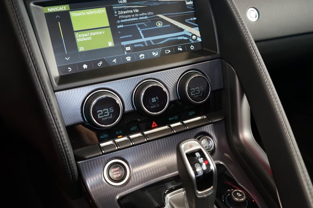 Jaguar F-Type P300 R-Dynamic - foto 14