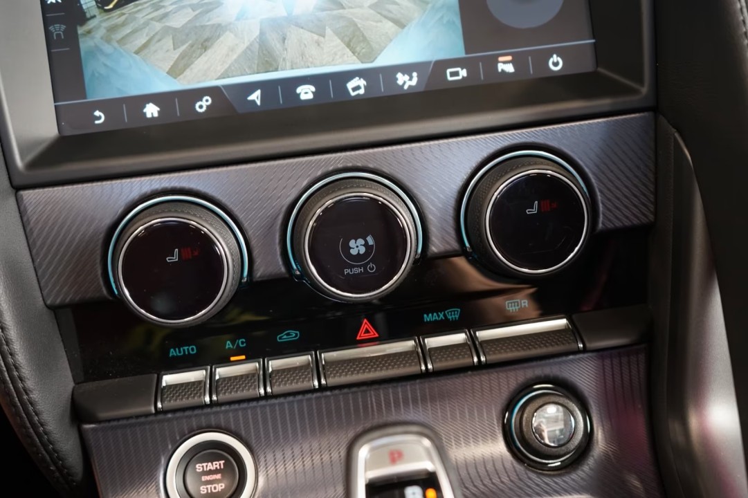 Jaguar F-Type P300 R-Dynamic - foto 18