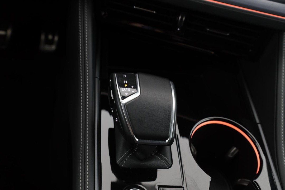 Volkswagen Touareg V6 TDI R-Line - foto 13