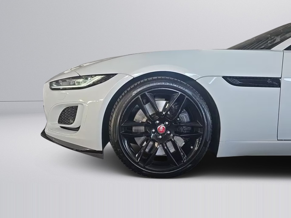 Jaguar F-Type P450 R-Dynamic - foto 18