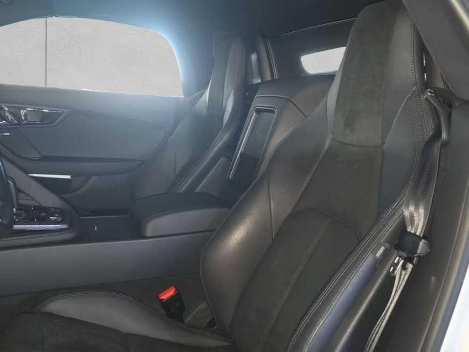 Jaguar F-Type P450 R-Dynamic - foto 14